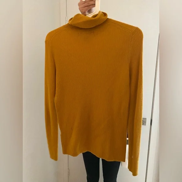 Basic turtleneck sweater - Picture 2 of 3